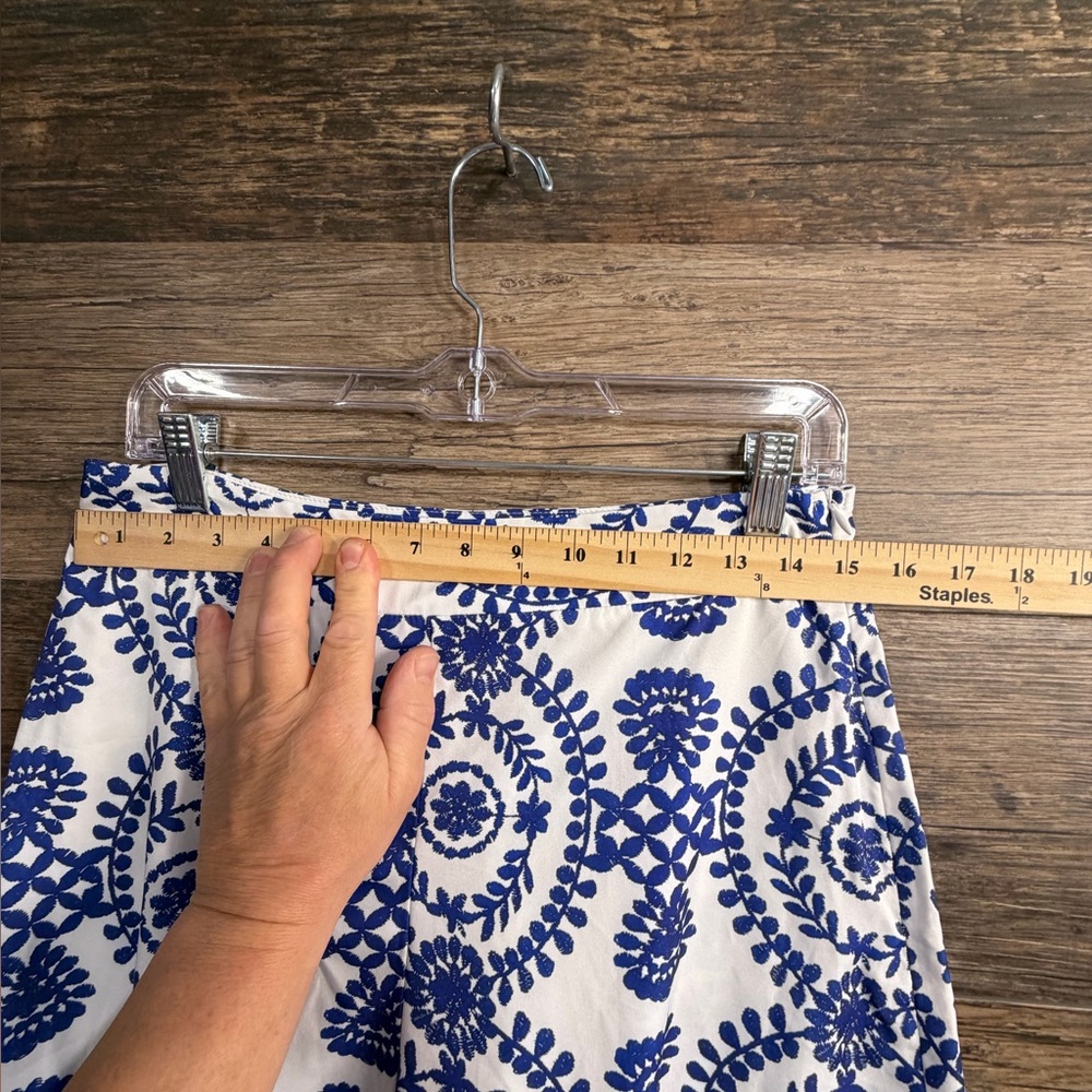 SHEIN White Wide Leg Pants with Royal Blue Circular Print - Picture 9 of 9